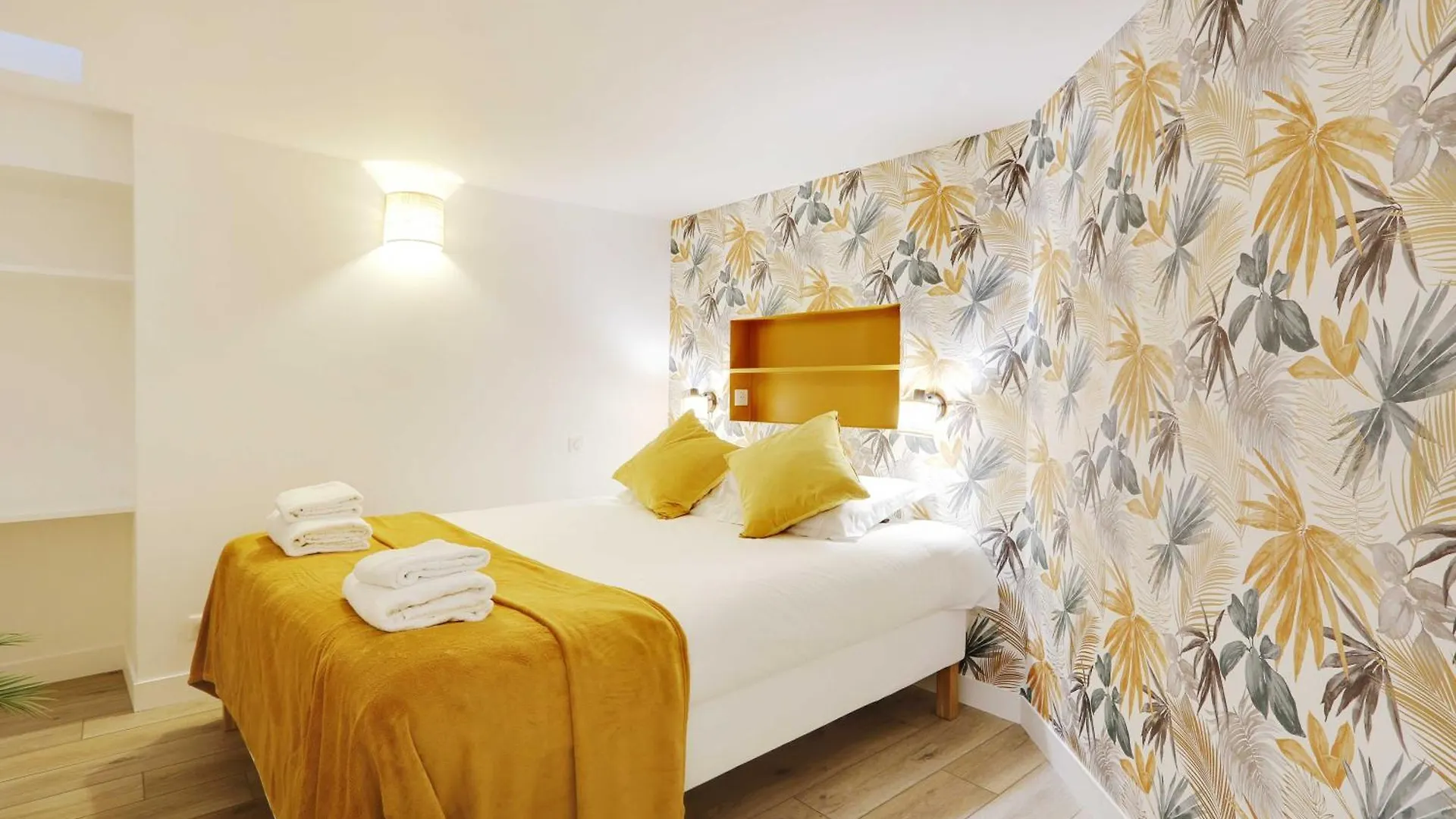 Modern Loft - 2Br-8P - Place De La Republique パリ 0*,  フランス